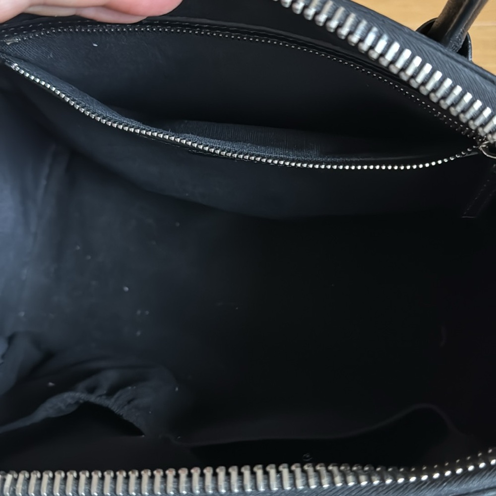 Givenchy Medium Antigona Bag in Grained Goatskin Black Leather - Picture 8 of 9